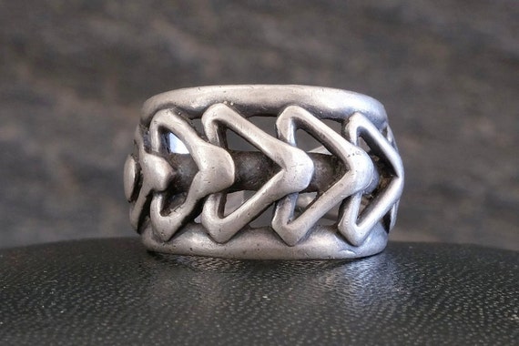 SILVER ARROW RING