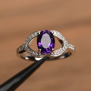 natural amethyst ring oval cut February birthstone purple gemstone ring sterling silver engagement ring