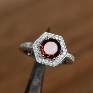 natural garnet ring January birthstone round cut red gemstone ring sterling silver engagement ring