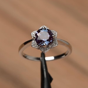 lab alexandrite ring wedding engagement ring sterling silver round cut color changing gemstone ring June birthstone sunflower ring