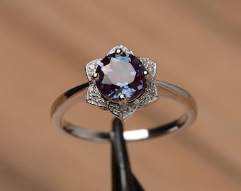 lab alexandrite ring wedding engagement ring sterling silver round cut color changing gemstone ring June birthstone sunflower ring