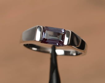 East West ring alexandriet verjaardagsring juni geboortesteen smaragd geslepen kleur veranderende edelsteen sterlingzilver