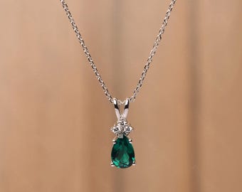 unique emerald pendant necklace for women pear cut 1.27 carat wedding pendant necklace Valentine&#39;s gift