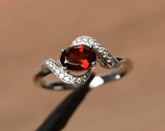 Natürlicher Granat Ring Granat Jahrestag Ring Januar Geburtsstein Ring Ovalschliff roter Edelstein Ring Sterling Silber Ring