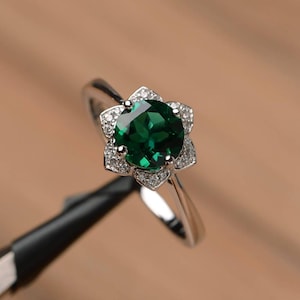 lab emerald ring promise engagement ring sterling silver round cut green gemstone ring May birthstone ring prong setting ring