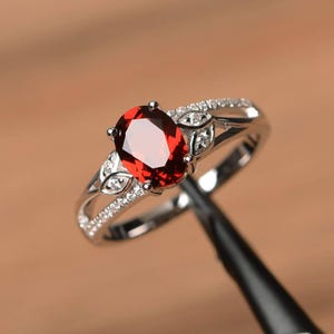 natürliche Granat Ring Januar Geburtsstein Oval geschnitten rote Edelstein Ring Sterling Silber Verlobungsring