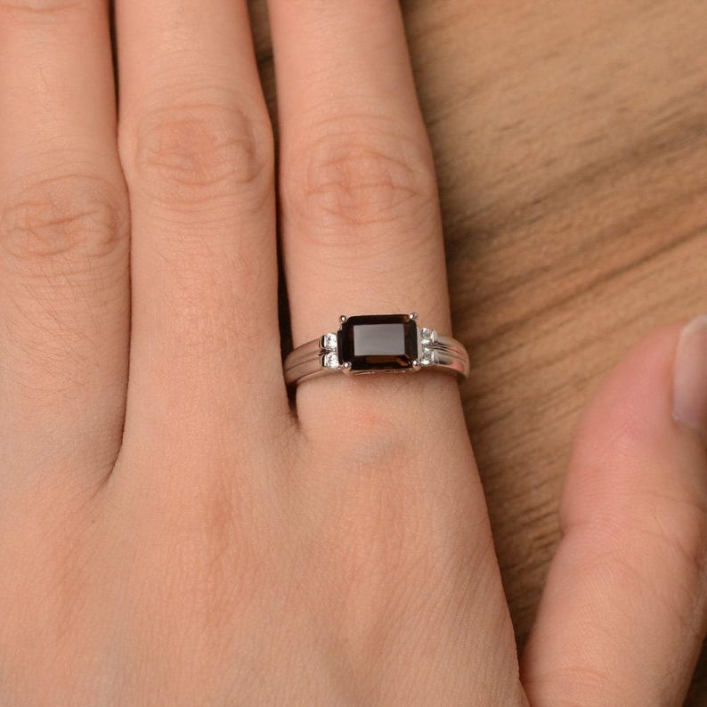 スモーキークォーツリング、ブラウンの宝石リング、エメラルドカットのシルバーリング、彼女への婚約指輪 画像 4