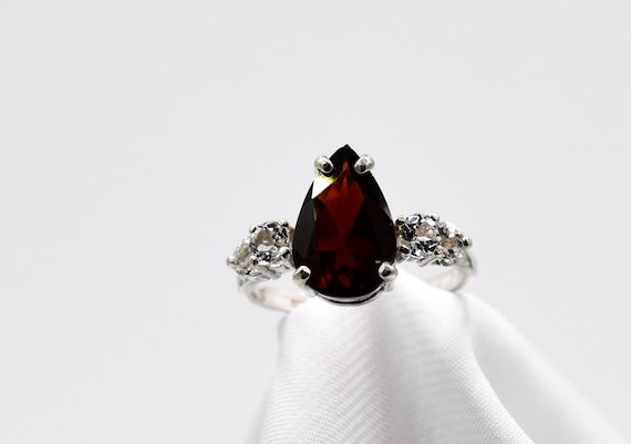 Sterling Silver Pear Shape Garnet and White Topaz Ring Sterling Silver Pear Shape Garnet and White Topaz Ring