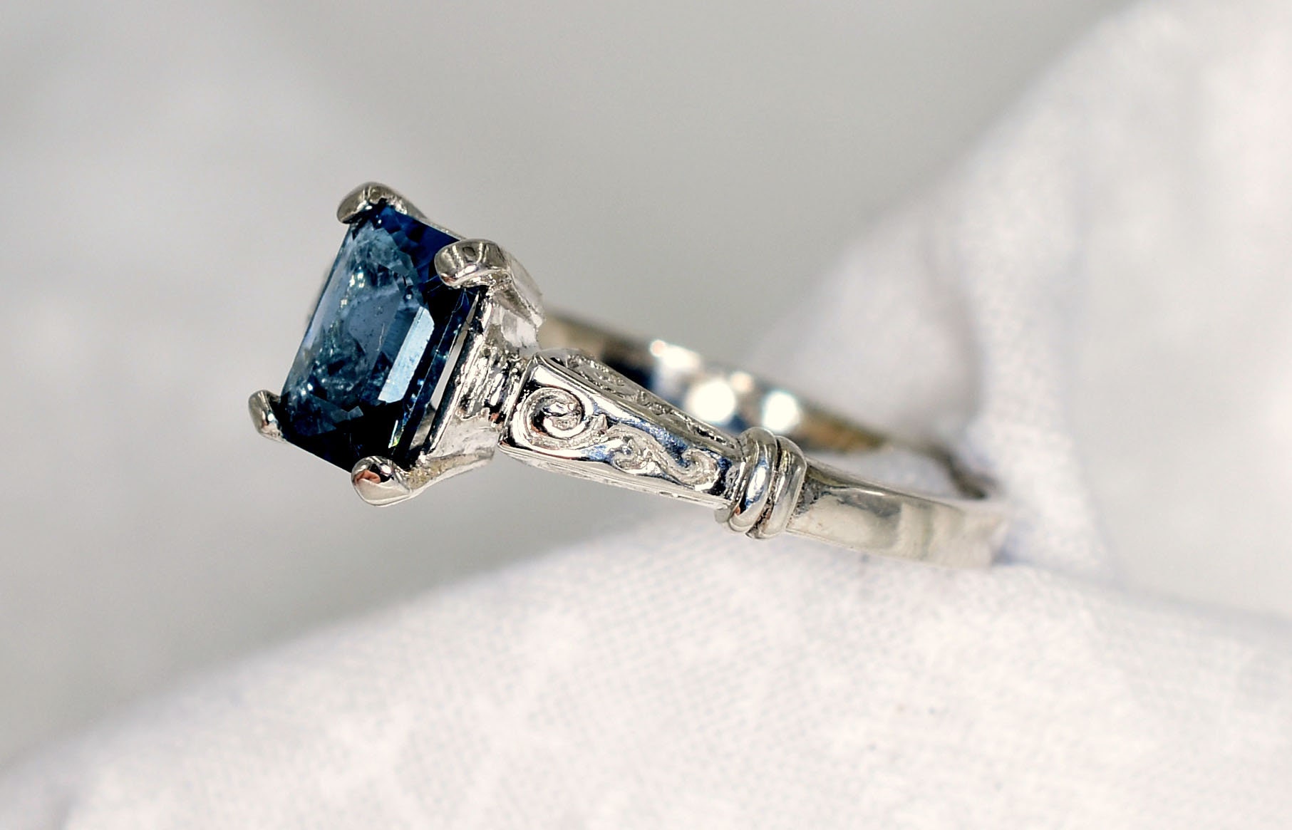 Frida Ring - London Blue Topaz