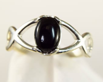 Black Onyx Ring, Cabochon 10x8mm Genuine Gemstone, Set in Split Band 925 Sterling Silver Solitaire