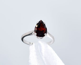 925 Sterling Silver Pear Cut Natural Garnet Gemstone AD Solitaire Handmade Ring