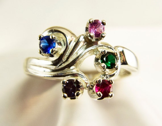 Grandmothers ring 2024 7 stones