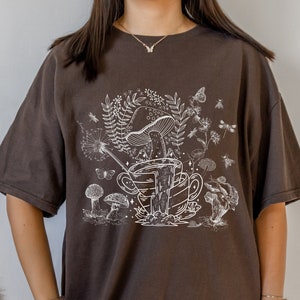 Aesthetic Goblincore Mushroom Shirt - Grunge Fairycore Mushroom Clothing - Forestcore Cottage Core Clothing - Fae Core Frog Shirt