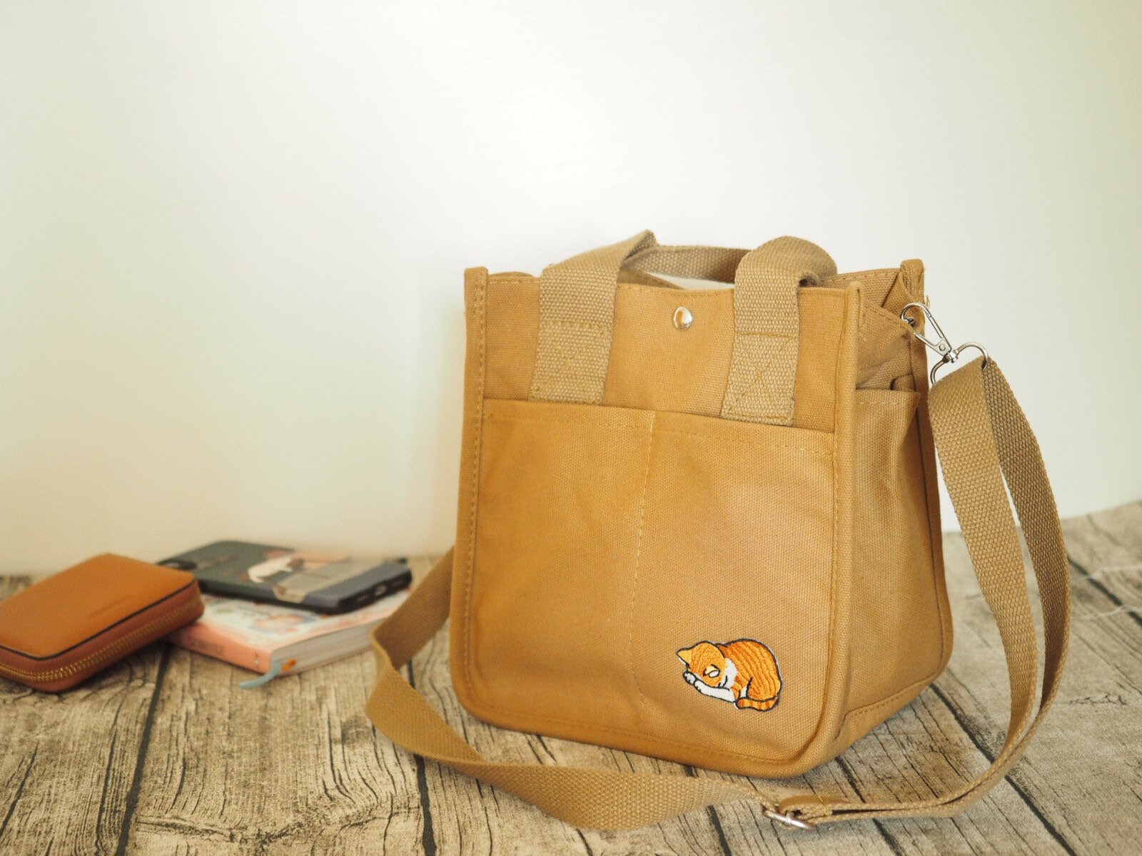 Cat shop body bag