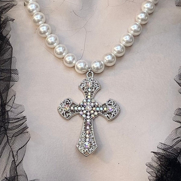Collier de perles Tudor, bijoux médiévaux, collier Borgias, collier croix Renaissance, bijoux Tudor, collier croix de mariée
