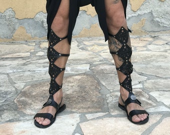 Sandalias de gladiador de cuero negro hechas a mano, hasta la rodilla, estilo romano para cosplay.