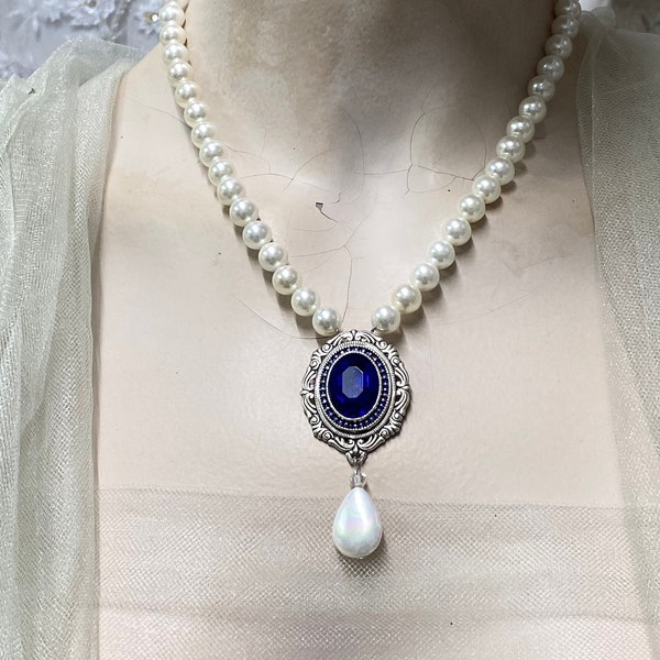 Collier ras de cou en perles avec camée saphir faux cabochon, collier élisabéthain, collier fantaisie Tudor