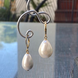 Réplique de boucles d'oreilles Fille avec une perle, grande boucle d'oreille en forme de larme, boucles d'oreilles en perles de la Renaissance, boucles d'oreilles en forme de larme élisabéthaine image 7