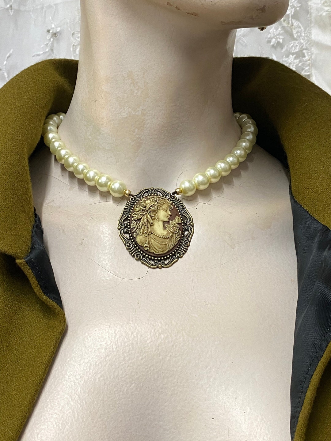 Resin Lady Cameo Choker Necklace, Preciosa Pearl Necklace - Etsy