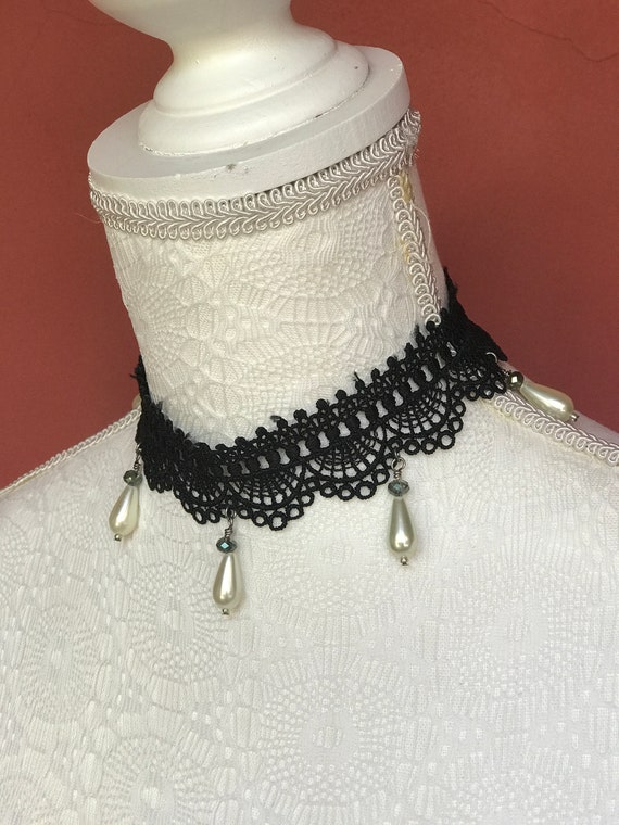 SOO & SOO Benet Velvet Drop Choker Necklace | Necklaces for Women | KOODING