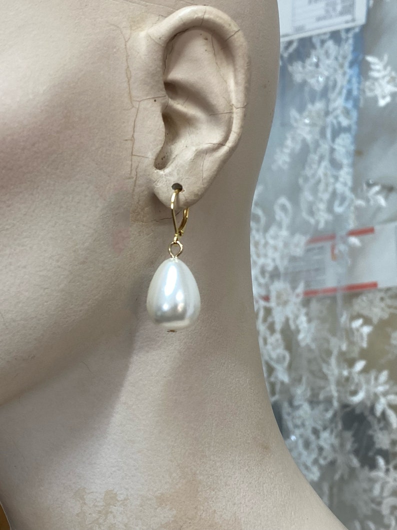 Pendientes réplica chica con pendiente de perla, pendiente de perla lágrima grande, pendientes de perlas renacentistas, pendientes de perlas lágrima isabelinas imagen 3