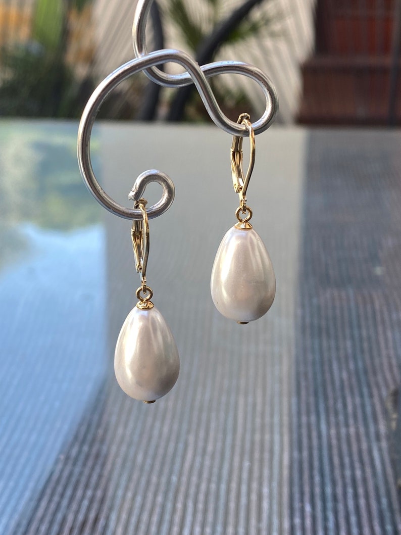 Réplique de boucles d'oreilles Fille avec une perle, grande boucle d'oreille en forme de larme, boucles d'oreilles en perles de la Renaissance, boucles d'oreilles en forme de larme élisabéthaine image 9