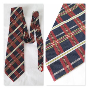 Vintage tie cravate, plaid checked navy blue & red, wide kipper tie, french 70's neck tie