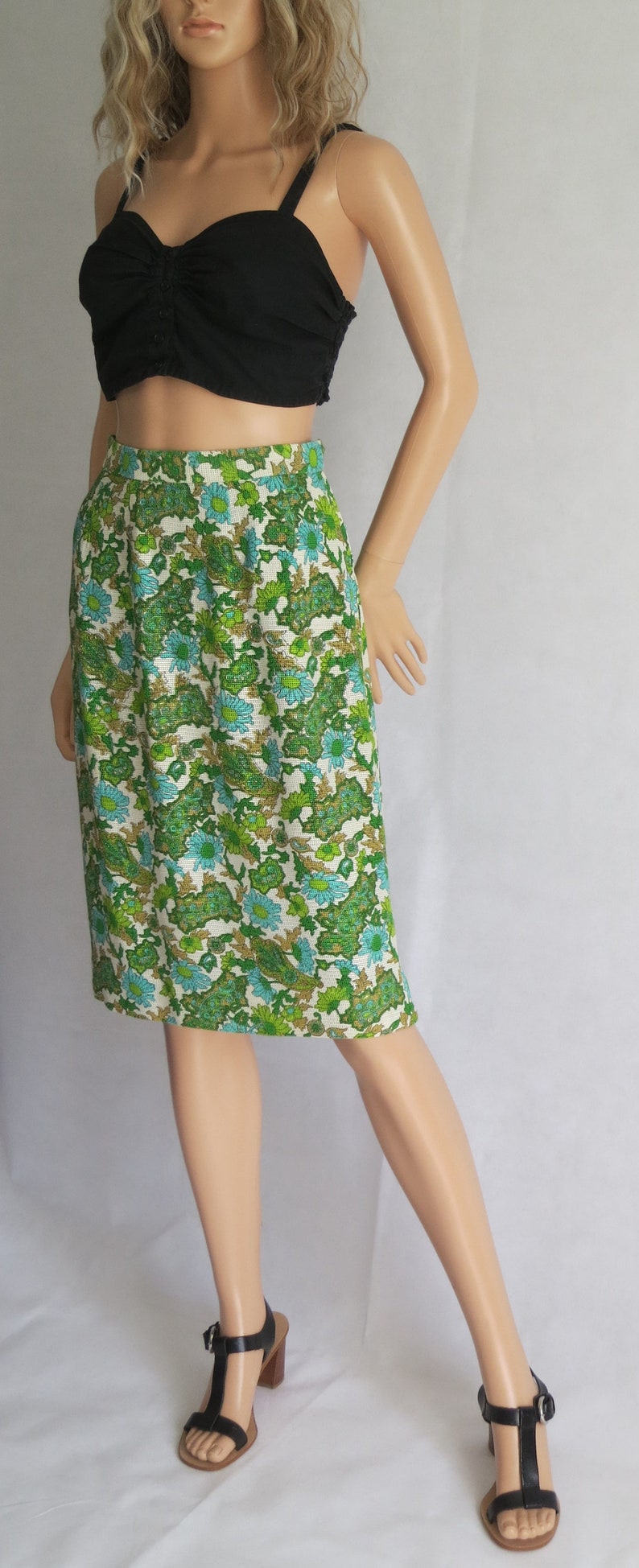 straight cut Vintage green floral skirt high waisted x small waist 24.5 french 60s vintage retro knee length white turquoise green