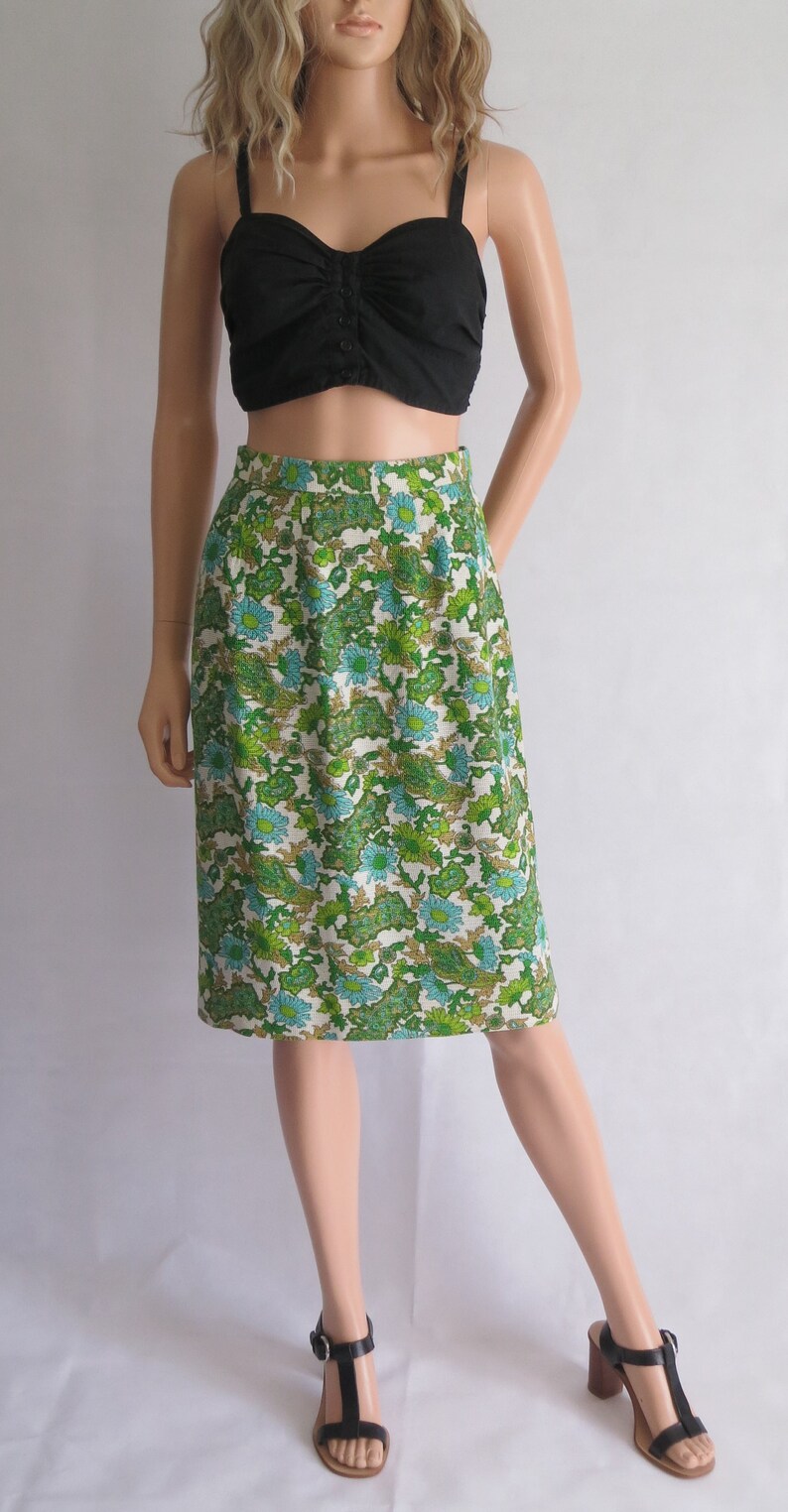 straight cut Vintage green floral skirt high waisted x small waist 24.5 french 60s vintage retro knee length white turquoise green