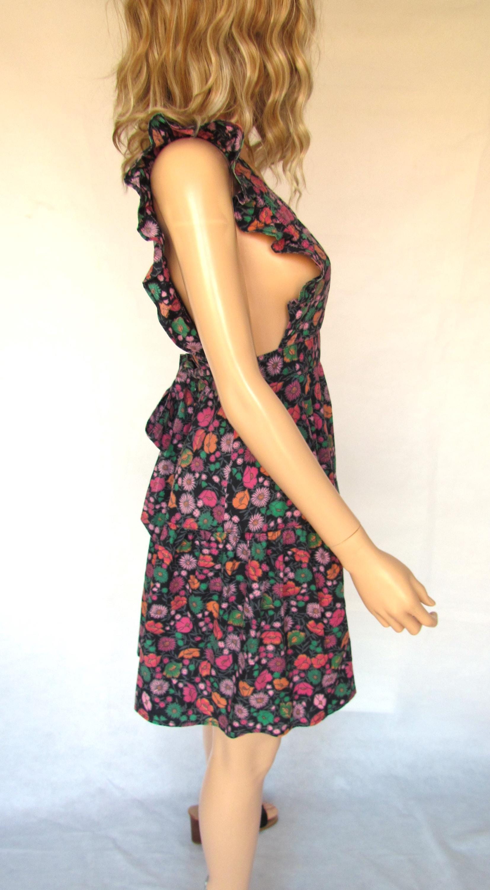 70年代ヴィンテージの夏用エプロンドレス、花柄コットン、フリル、S