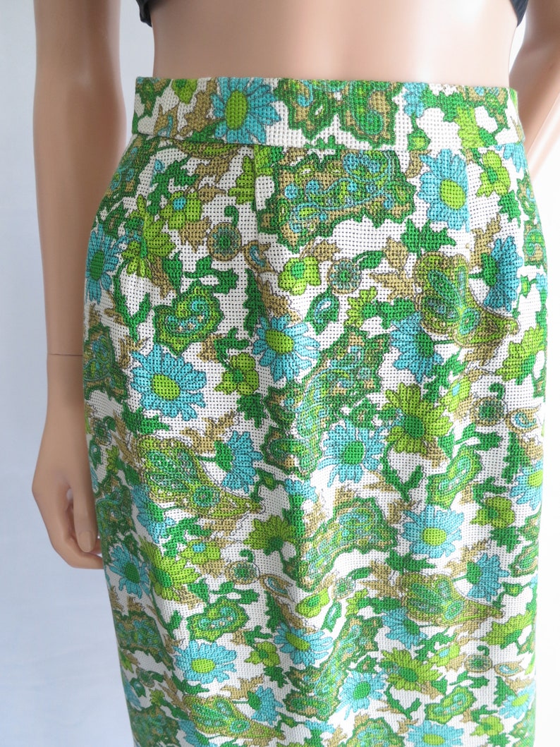 straight cut Vintage green floral skirt high waisted x small waist 24.5 french 60s vintage retro knee length white turquoise green