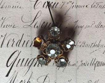 Antique 1900s brooch with crystal strass.