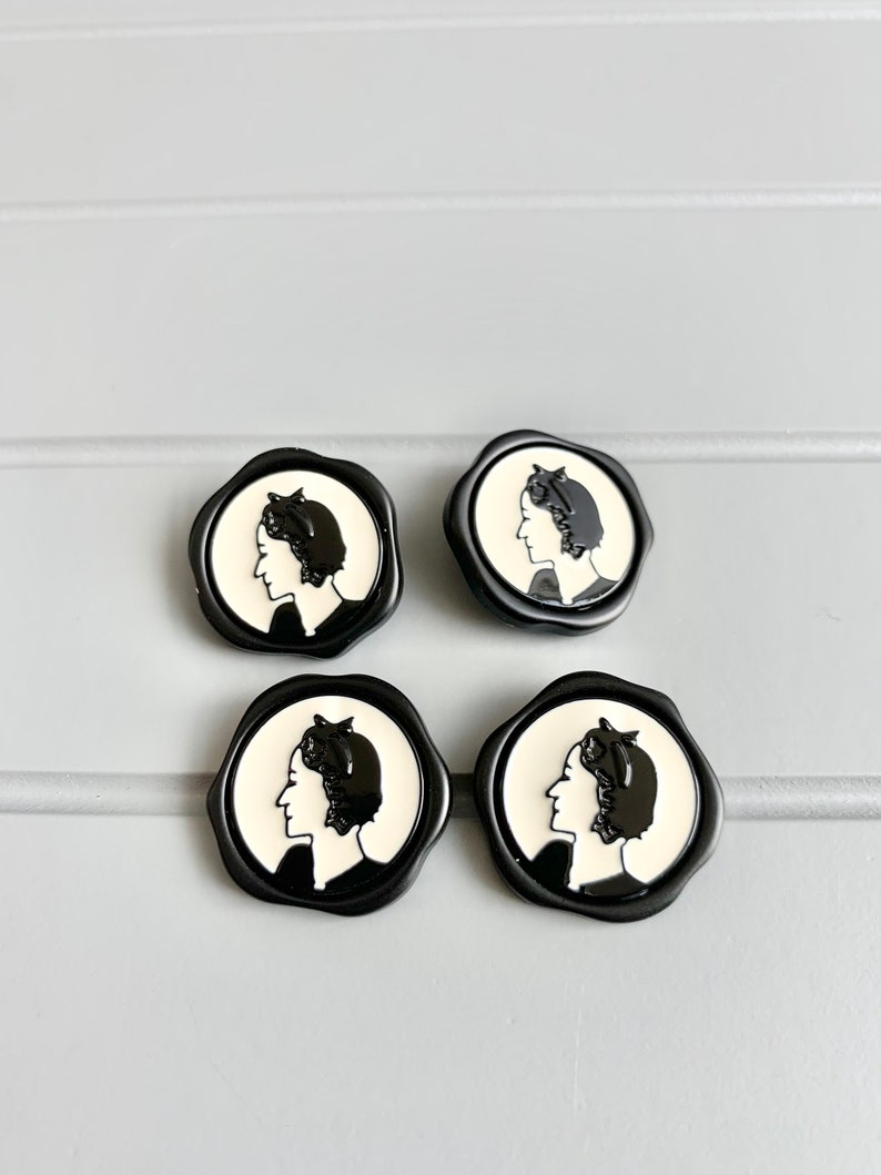 Chic Paris French style lady figure high grade resin buttons cream and black runway catwalk buttons DIY 25 mm x 9 buttons zdjęcie 7