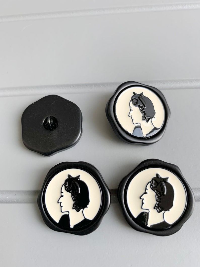 Chic Paris French style lady figure high grade resin buttons cream and black runway catwalk buttons DIY 25 mm x 9 buttons zdjęcie 4