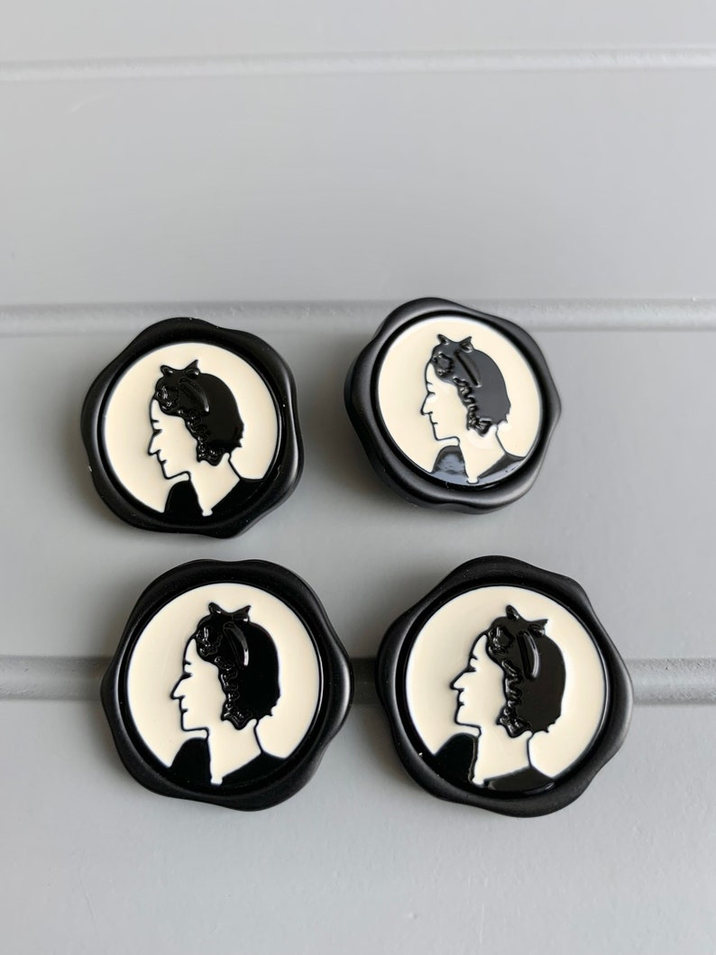 Chic Paris French style lady figure high grade resin buttons cream and black runway catwalk buttons DIY 25 mm x 9 buttons zdjęcie 5