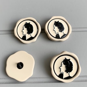 Elegante figura di donna in stile francese parigino bottoni in resina di alta qualità bottoni da passerella neri e crema fai da te 25 mm x 9 bottoni immagine 3