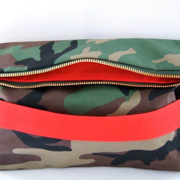 Camo Clutch | Foldover purse | zipper clutch | army green clutch | Olive green clutch| bright red interior | camouflage | Statment clutch