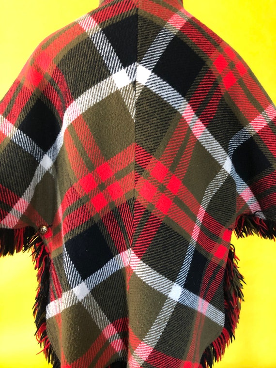 1970s Vintage Plaid Fringe Reversible Cape - image 5