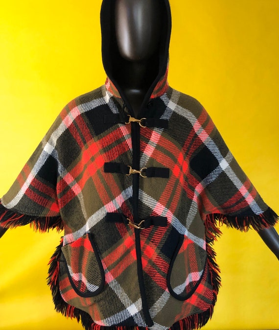 1970s Vintage Plaid Fringe Reversible Cape - image 8