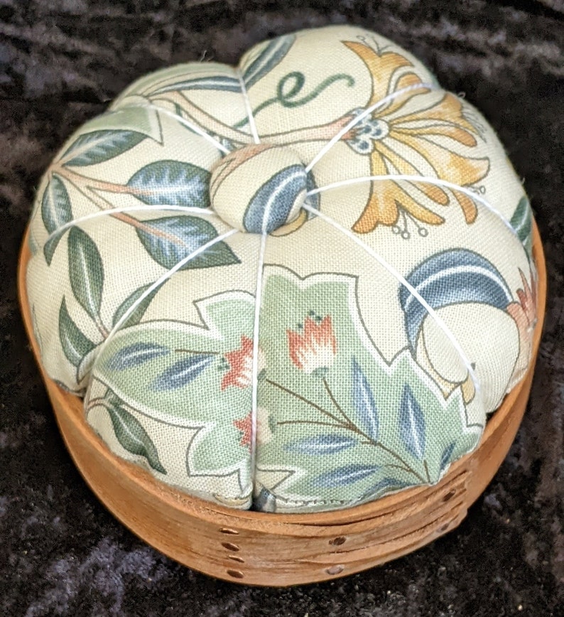 Handcrafter shaker pincushion with William Morris fabric image 2