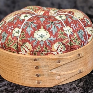 Handcrafted shaker pincushion with William Morris fabric image 2