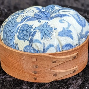 Handcrafted shaker pincushion with William Morris fabric image 1