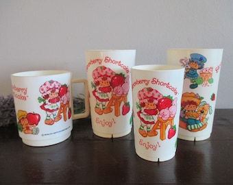 Set of 4 Strawberry shortcake Plastic Deka Cups