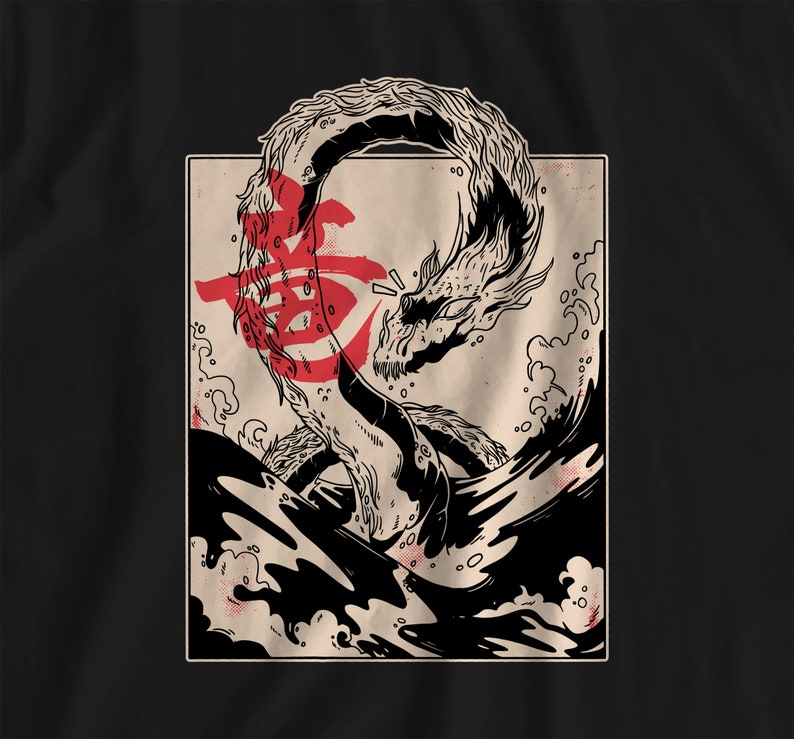 Puede incluir: Una ilustraci&oacute;n en blanco y negro de un drag&oacute;n que emerge de una ola. El drag&oacute;n est&aacute; enroscado sobre s&iacute; mismo y tiene una expresi&oacute;n feroz. La ola est&aacute; rompiendo detr&aacute;s del drag&oacute;n y hay un car&aacute;cter japon&eacute;s rojo en el fondo.