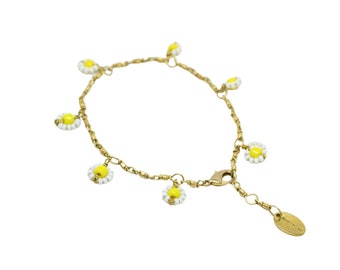 Daisy beaded charm bracelet