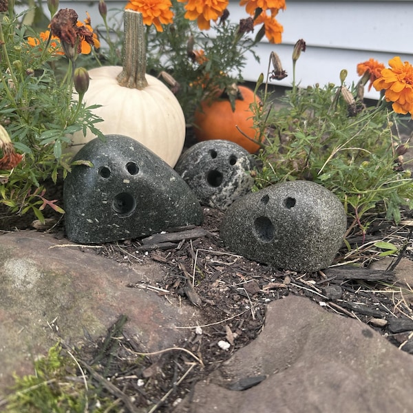 Hand-Carved Natural Stone Ghost Set: Playful Mystery Garden Decor