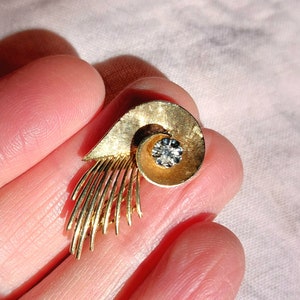 Vintage Gold und Diamant Ammonit Brosche. 14K Ammonit oder Meeresgeschöpf Brosche