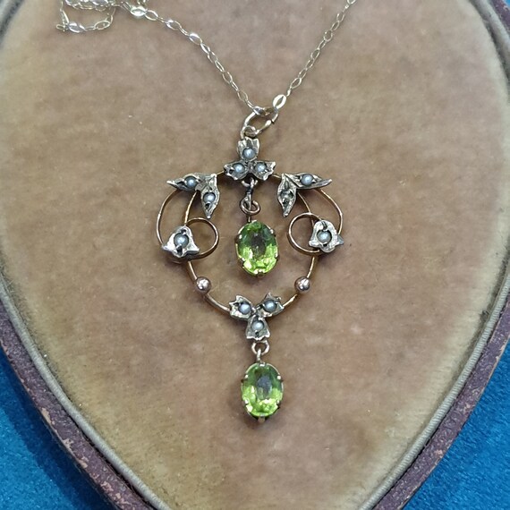 Antique Gold Peridot Necklace.