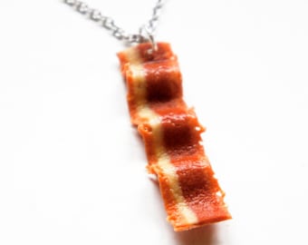 Collar de tocino de arcilla polimérica hecho a mano: joyería gourmet