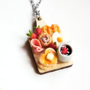 Valentine&#39;s Day Charcuterie Board Necklace